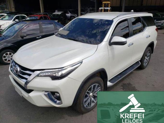 TOYOTA HILUX SW4 18/18